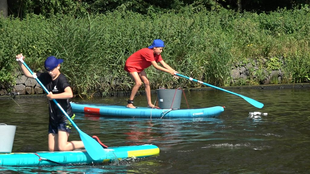 Vliet Clean SUP: jongeren zorgen voor minder plastic soep in de Vliet